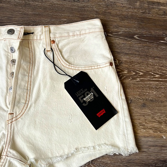 New High Rise Levis Premium 501 shorts Distressed Vintage look size 12 or 32 - Picture 2 of 6